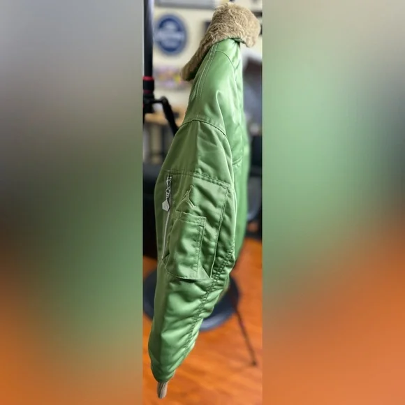 GORGEOUS JORDAN RENEGADE WOMEN’S JACKET !!! - Picture 11 of 13